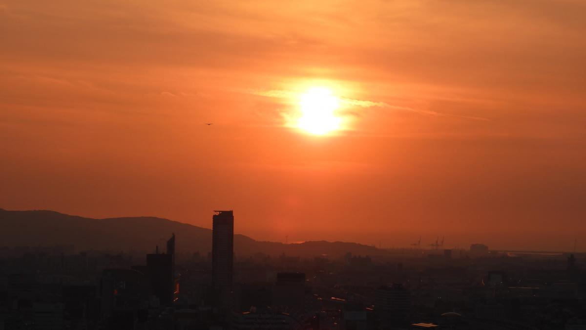 望玄荘近くの展望台からの夕日