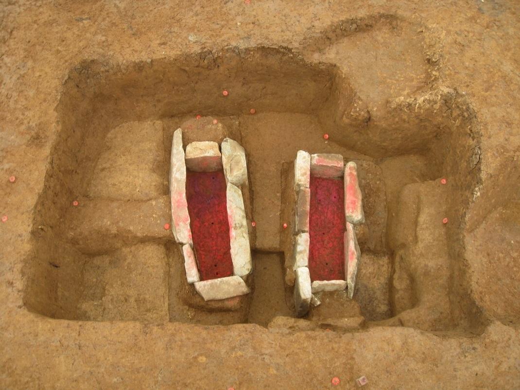 九州最大規模の方形周溝墓と朱塗り石棺２基が出土した城野遺跡（邪馬台国時代　1800年前）