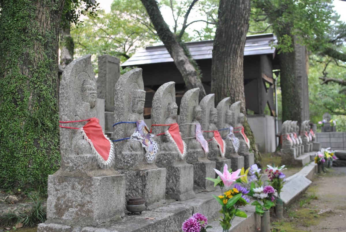 都会の中の静寂：勝山公園