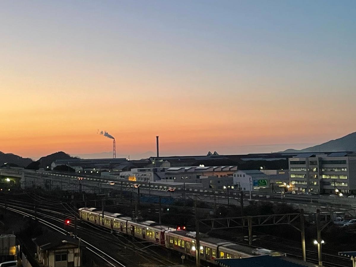 八幡駅駐車場屋上