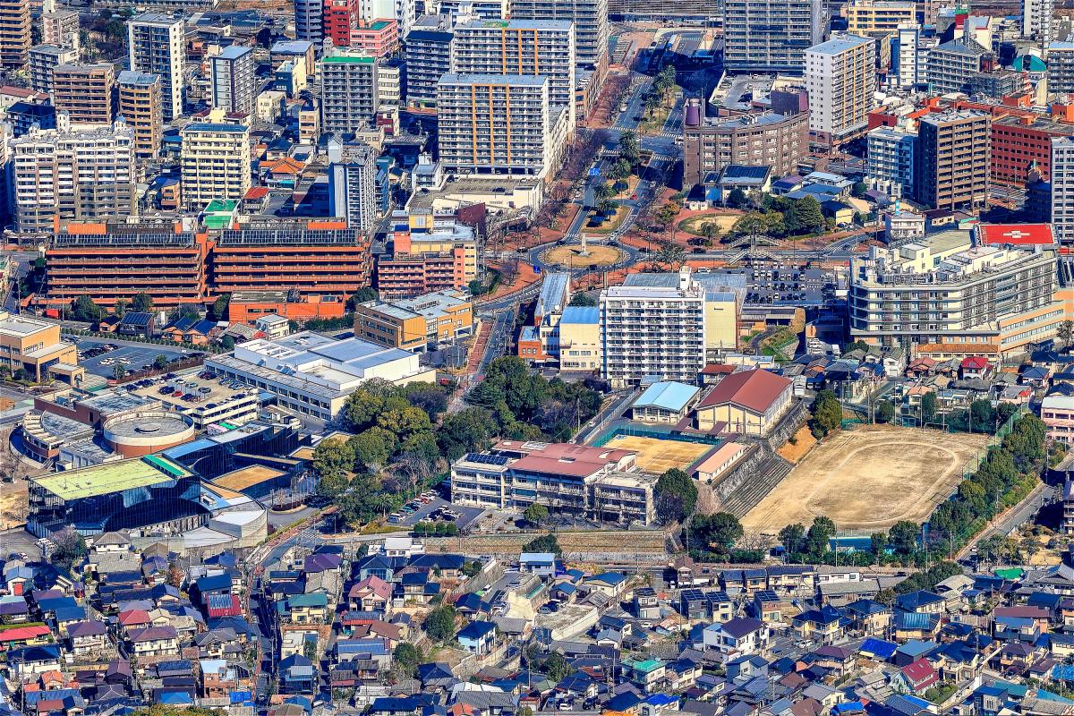 八幡駅前の風景