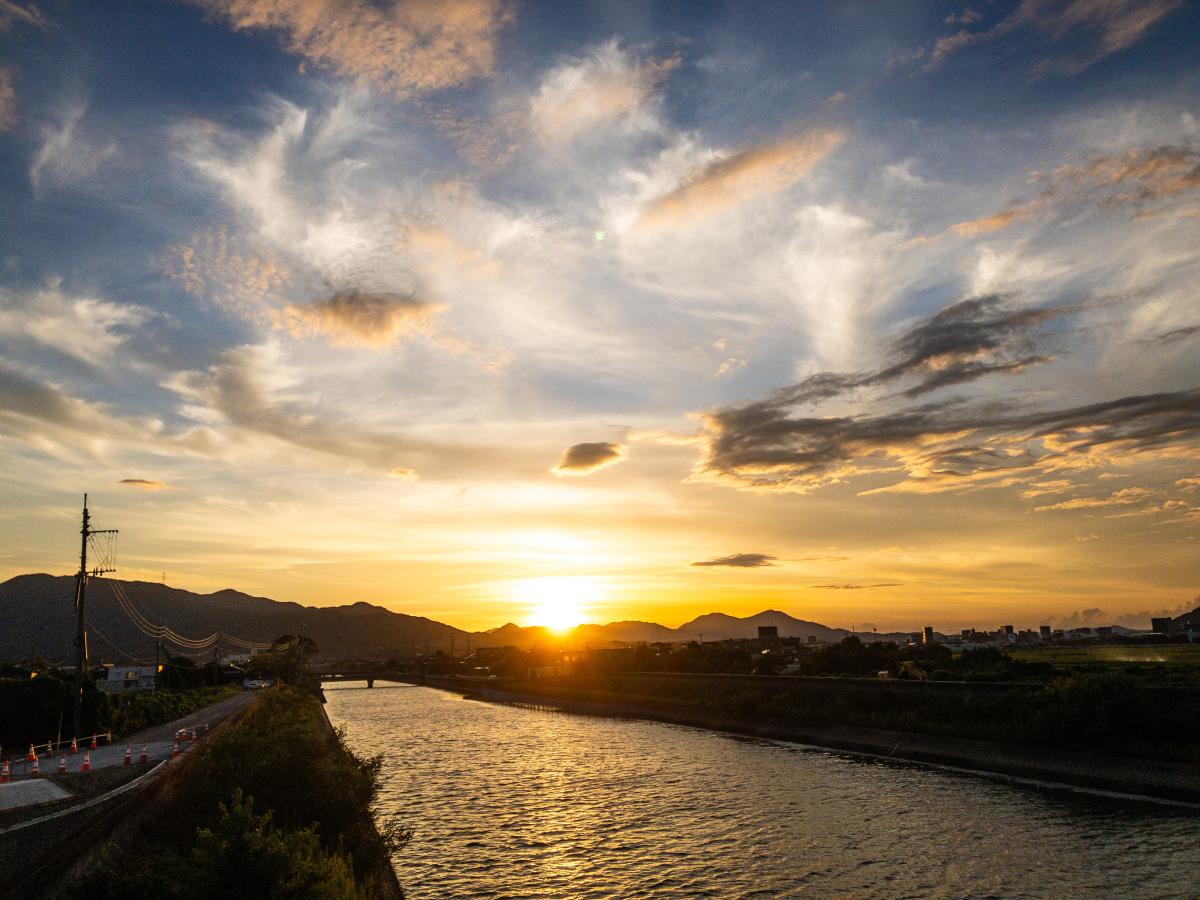 貫川河口の夕日