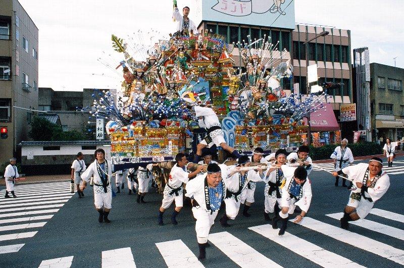 八幡中央町の山笠