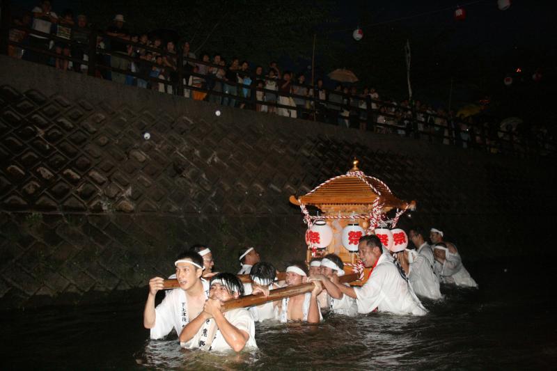 下上津役　熊野神社　祇園祭　担ぎ神輿