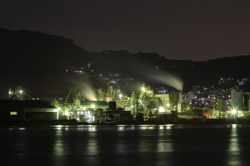 対岸の工場夜景