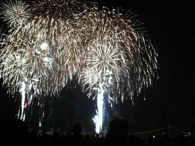 昨年の関門海峡花火