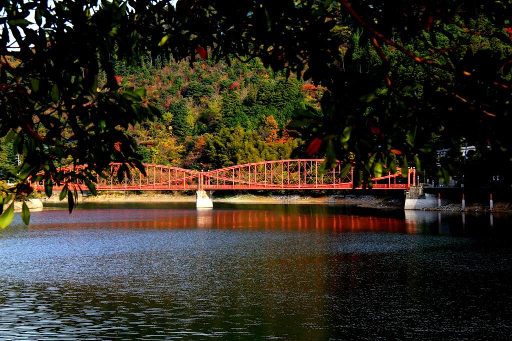 河内貯水池（南河内橋の遠景）