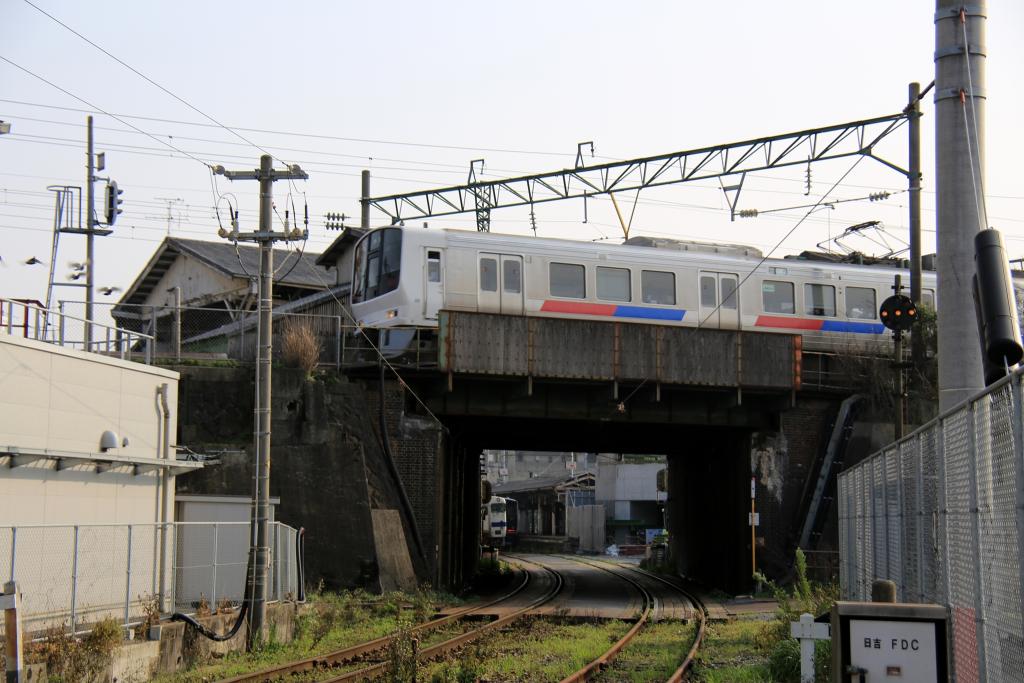 日本最古の立体交差駅：折尾駅