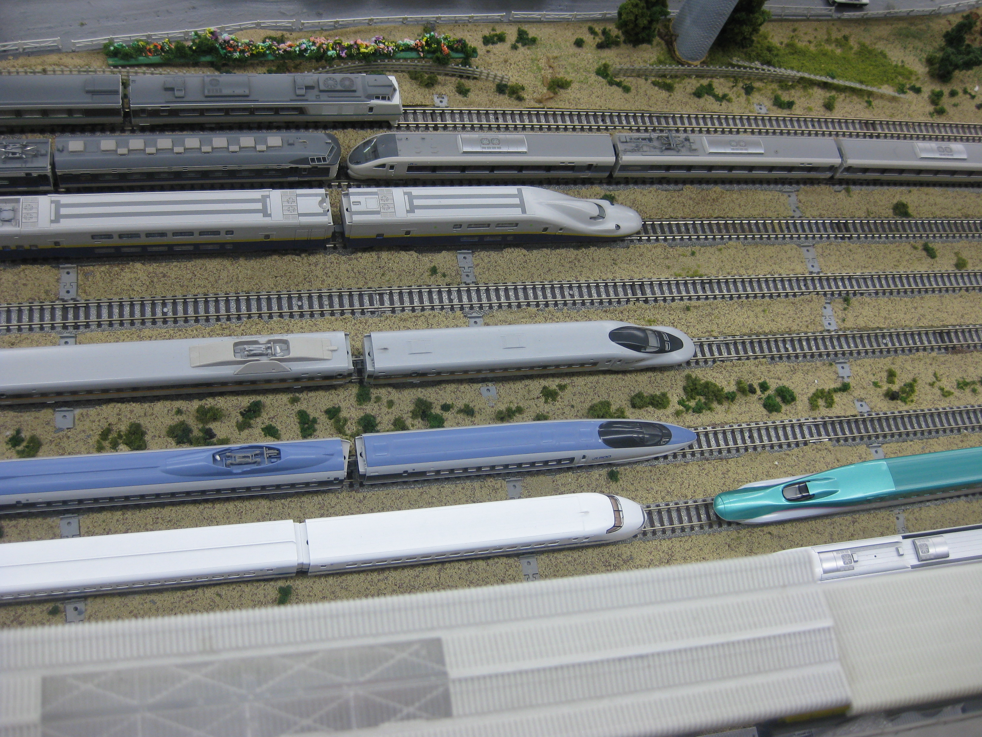 Nゲージ ジオラマ 鉄道 模型 「 想い出 鉄道 山間の街 」 119系